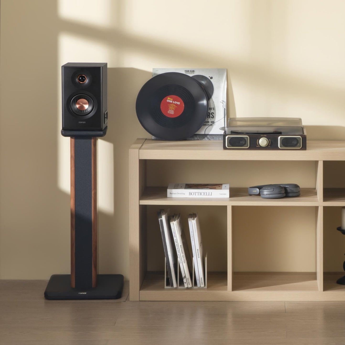 Edifier: MR5 2.0 Monitor Speakers w/Bluetooth - Pair