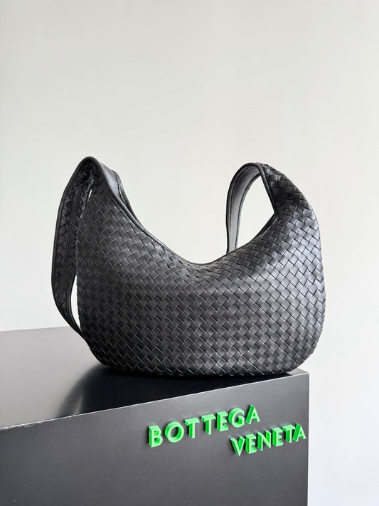 Veneto Black - Medium