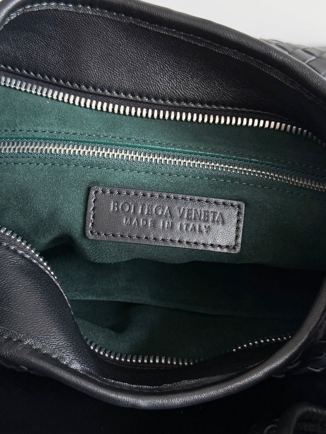 Veneto Black - Medium