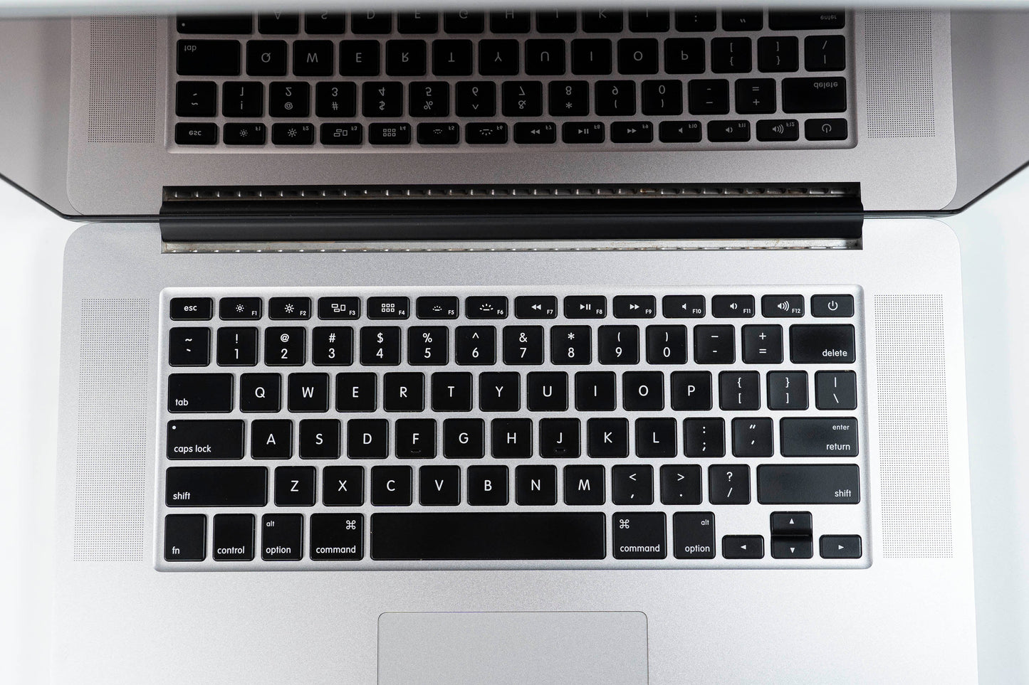 Apple MacBook Pro 15.4-Inch Late 2013 Retina Core 2.3 i7-4850HQ Quad-Core 16GB ME294LLA