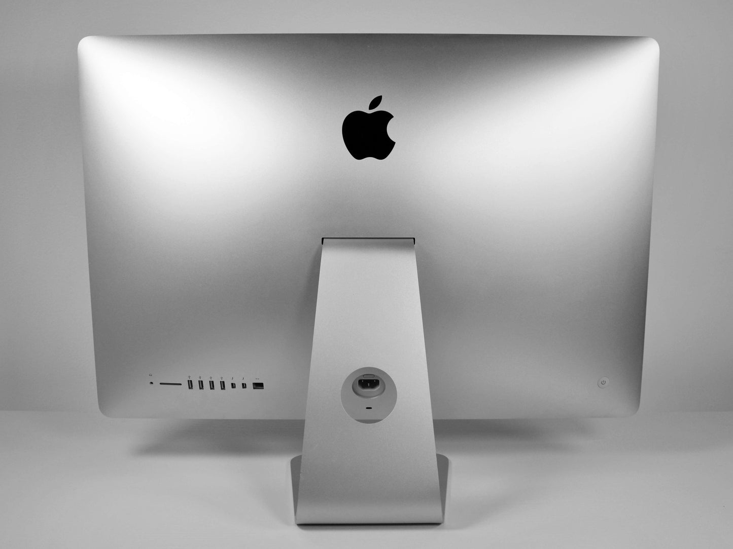 Apple iMac 5K 27-inch (Mid 2019) 3.7GHz i5 2TB Fusion Drive 32GB RAM All-In-One Desktop