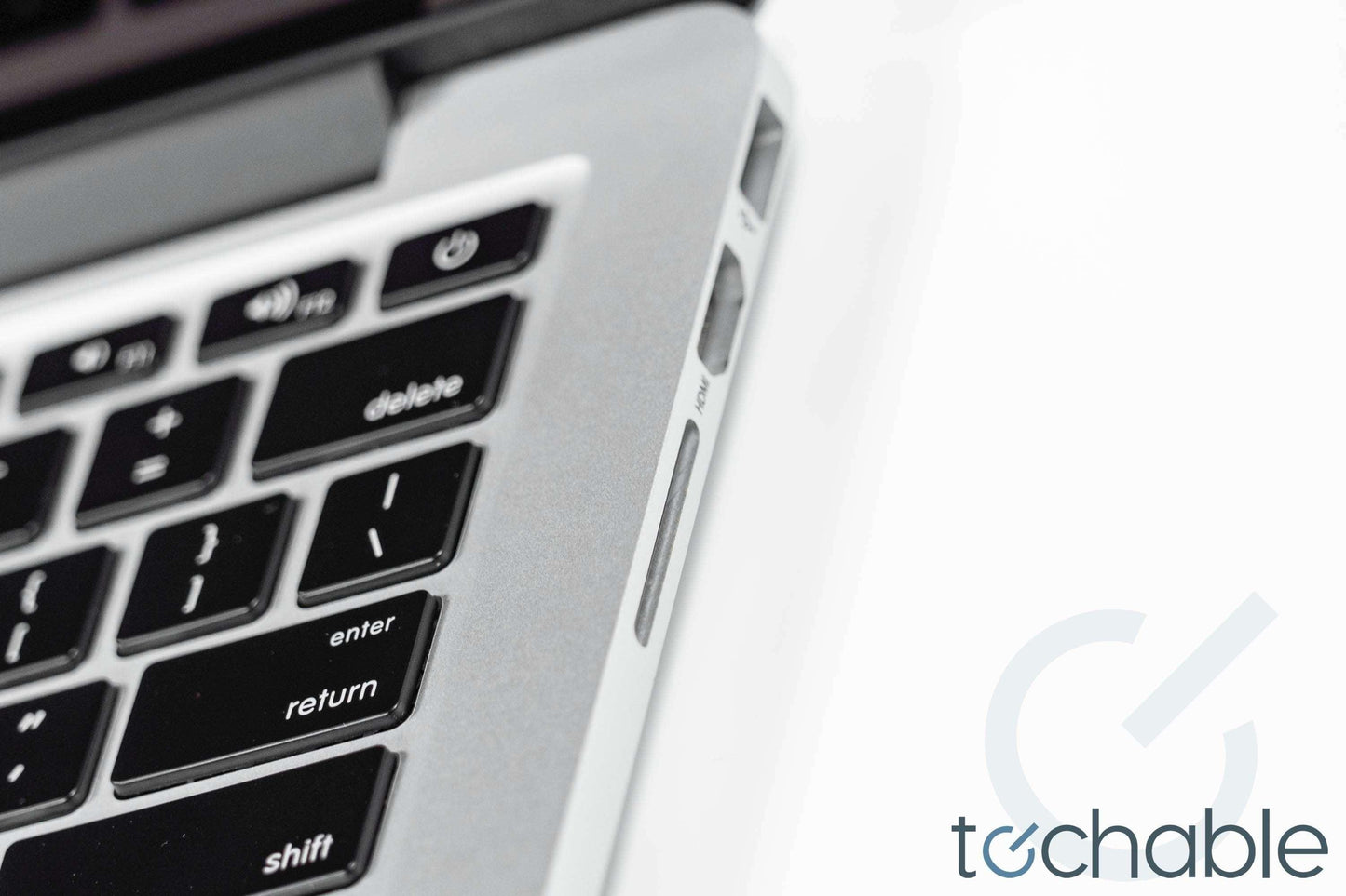 MacBook Pro (Early 2015) 13-Inch - 2.9GHz Core i5 - 16GB RAM - 256GB SSD