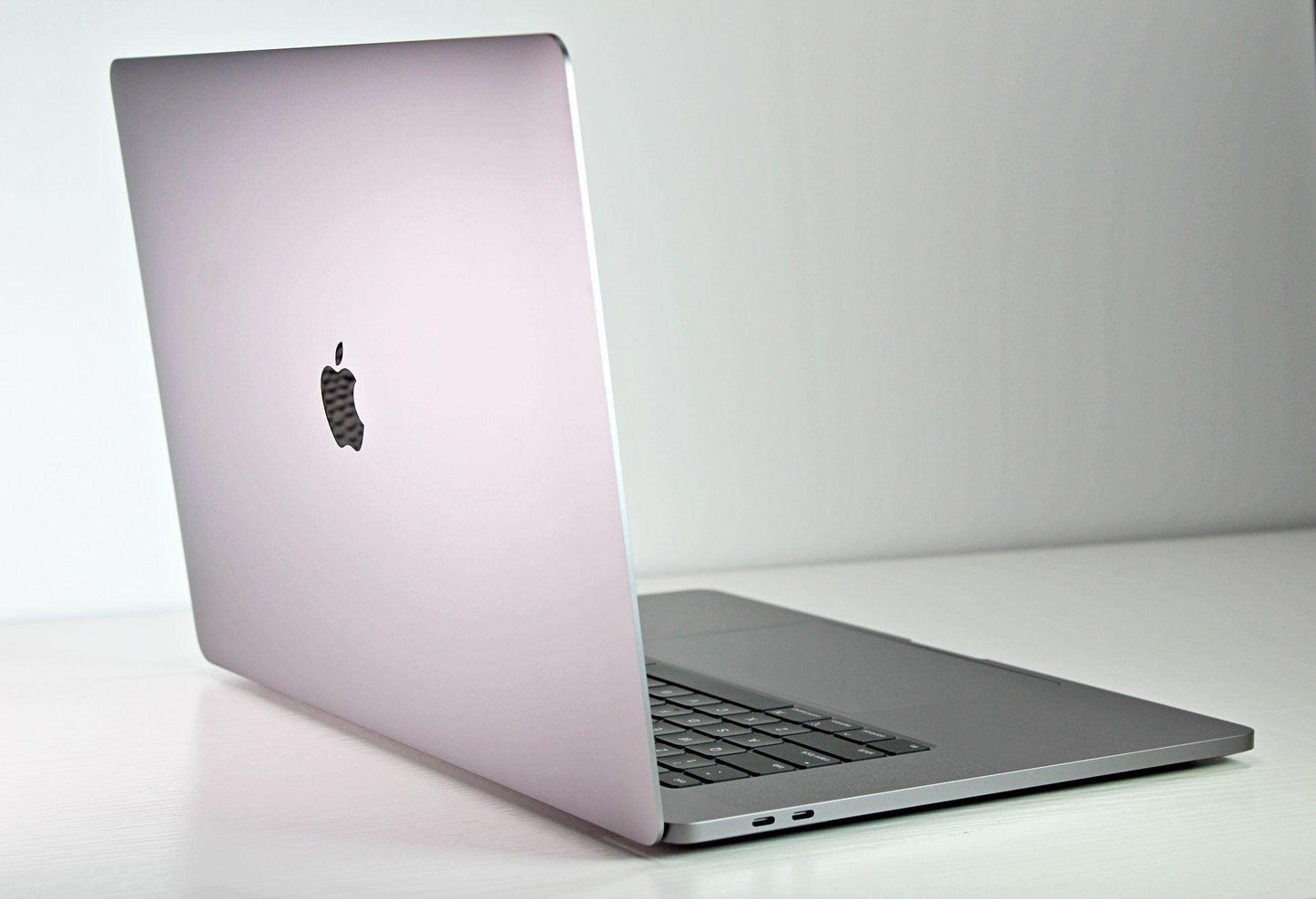 MacBook Pro (2019) 16-inch – Intel Core i9 2.3GHz • Radeon Pro 5500M 4GB VRAM – Space Gray