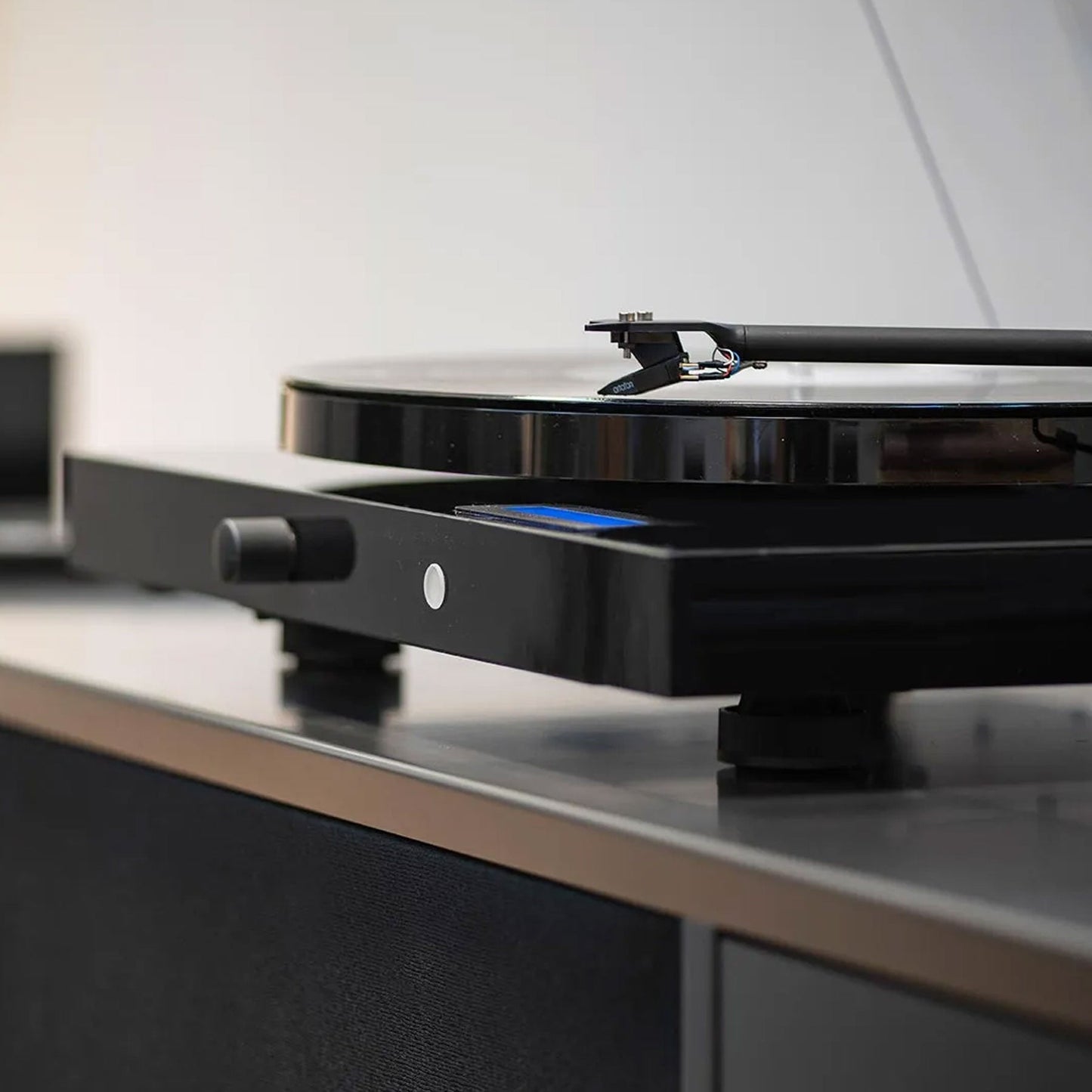 Pro-Ject: Juke Box E1 Turntable w/ Built-In Amplifier, Bluetooth Receiver (Open Box Special)
